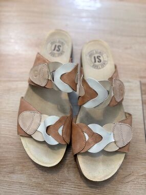 Josef Seibel Women's Tan & Cream Layered Slide Sandals